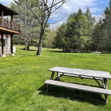 Perfect Summer / Fall Getaway with Amazing Fireplace for Gathering / Relaxation.