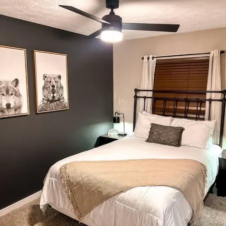 Cozy Renovated Summit Condo – 5-Min Walk to Slopes, Deer Views!
