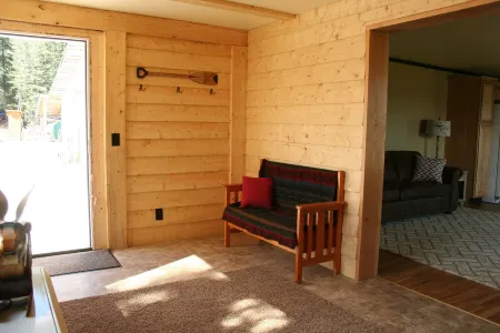 Brand New! Lake Front Rental With Mountain Views