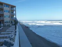 OCEAN FRONT CONDO - Melbourne/Satellite Beach Cocoa Beach 2 bd/ 2 bath, pool