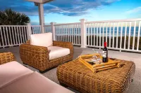 Beach Front,Heated Pool,Spa, Beach Views, Umbrella+Lounger for beach, Balconies