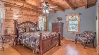 Spacious Private Cabin with Hot Tub, Fireplace ~15 Mins from Blue Ridge