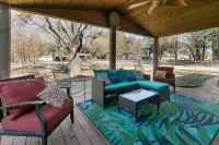 Remodeled Lake Texoma Beach Themed House Walking Distance to Neighborhood Beach Hotels in Sherman-Denison