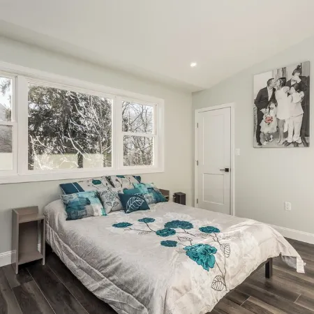 Renovated 3 Bedroom Home with Family Theater Room and Sauna Hotels in Middleborough