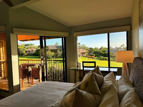 Ocean Front Property - Sandy Beach - Wailea - 2 Bed, 3 Bath - Last Min Specials!