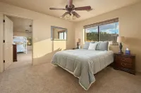 LOOK NO FURTHER-4,000sf Hillside with Views TV's & Pool Table