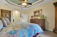 5 Star Upscale Entire Florida Home with a pool
