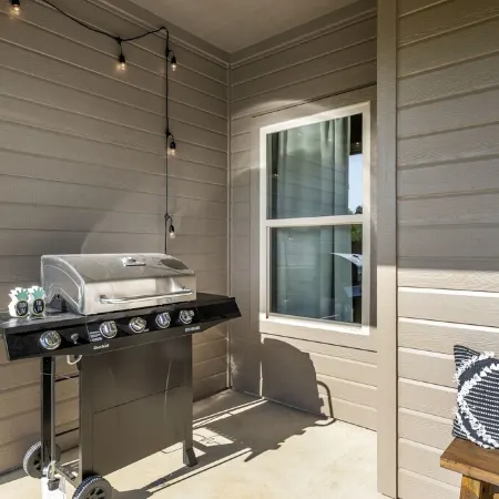 4 bedroom 2 bath Sleeps 8