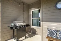 4 bedroom 2 bath Sleeps 8