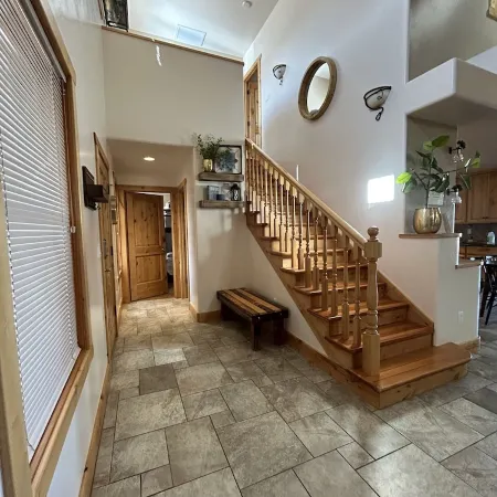 Heated Pool.Panoramic Views•4 Bed 2.5 Ba•Central Location