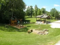 Lake Cumberland vacation home, overlooking private fishing pond