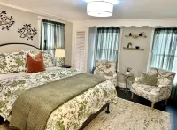 Amore Estate -  beautiful room with many places to explore and relax in. - 3-Star