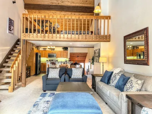 SilverLake/Stein Area Luxury Ski-out. Perfect for 1 or 2 Families.Private Hottub