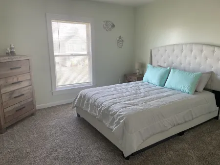 Beach themed home! Walking distance to the beach and Historic Ashtabula Harbor!