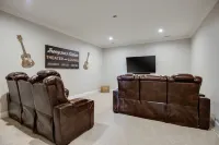 Gated Private Estate With Pool, Hilltop Views, and Game Room on 8 acres Hotel a Thompson's Station