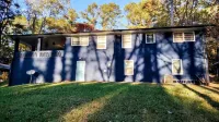 Escape and Entertain near Atlanta's Best! Minutes to Atlanta/Downtown Decatur! Hotel dekat Mark Trail Park and Recreation Center