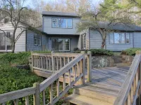 COUNTRY HOME Fenced Backyard, 1 mi. to Town, Kids & Dogs OK! - 부티크