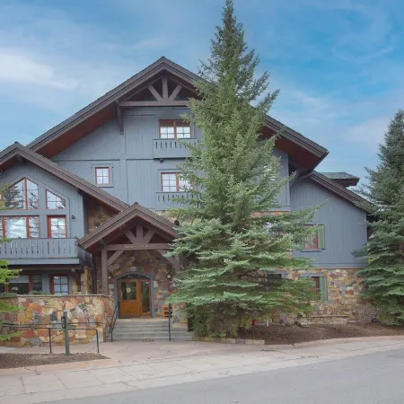 NEW Ski In/Out! Spacious, Hot Tub, Spruce Tree Lodge,  Arrowhead/Beaver Creek