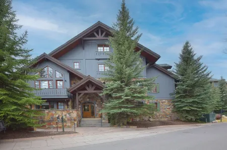 NEW Ski In/Out! Spacious, Hot Tub, Spruce Tree Lodge,  Arrowhead/Beaver Creek
