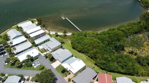 Island Time-Walk to the beach-Intercoastal home in tropical paradise!