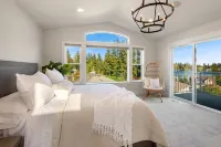 Luxury Martha Lake View Home w/Hot Tub Hotels near Seattle Premium Outlets