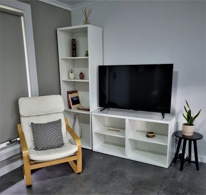 Gorgeous studio in a private garden setting, the perfect getaway! Hotels in Naracoorte