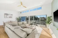 Beach Break Crescent Head Hotels in Crescent Head