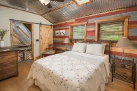 Creekside Cabin, located just minutes from Blowing Rock!