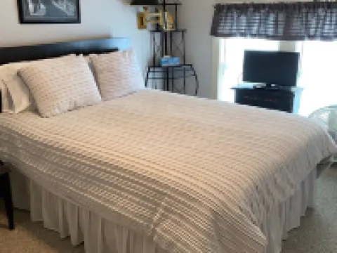 Charming,Cozy, Cottage - French Lick Quarters - Walk Casino/Resort, Pubs, Etc Hotels in Orange County