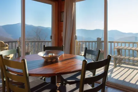 Unbelievable-Hot Tub-Gas Fireplace-4x4 Needed