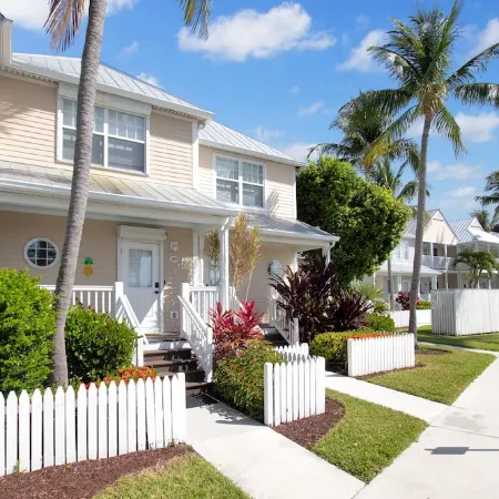 Majestic Marina View- 2/2.5 townhome looking over Hawks Cay Marina.