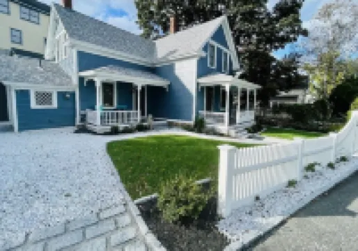 The Secret Mermaid in downtown Mystic! Beautiful & just remodeled!