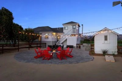 Farmhouse805 located in San Luis Obispo on the California Central Coast Отели рядом с достопримечательностью «Бишоп Пик Хайленд Трейлхед»