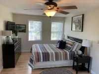 Cozy Efficiency with Beautiful Ocean Views - Homestays