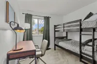 2024 New 3-bedroom house with WiFi, AC in Kokomo Hotels near Walgreens