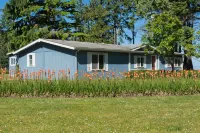 Secluded location, private Beach Access, water views, sleeps 6 - 비치