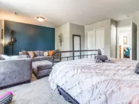 VNC BNB: Luxury Living for Groups & Families Hotels in Five Corners