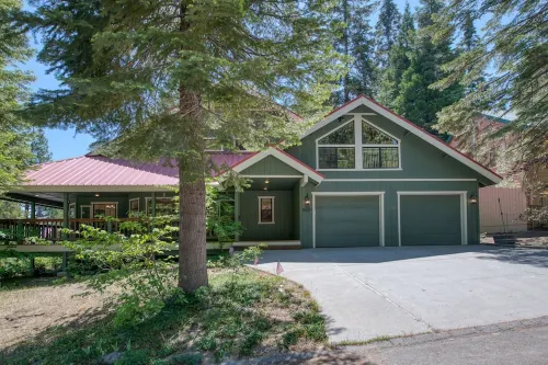 Large Family Retreat---6 BEDROOMS, Sleeps 16!!