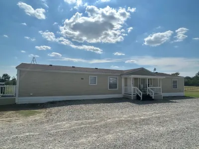 "Cozy Times" less than 10 minutes from Lake Texoma and Choctaw Casino Hotel dekat Uptown Durant Center
