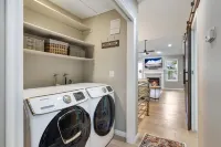 Renovated Modern Townhome in the heart of Holladay