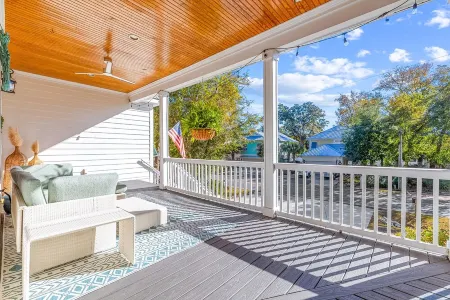 Pura Vida Villa: Luxury coastal retreat with private pool