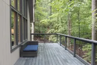 The Cabin on the Run - Pool