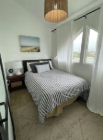 Sunset Cove: Bayview, fantastic location, close to everything