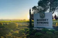 Heart of Wine Country, Cute Cottage w/Hot Tub Hotels in Windsor