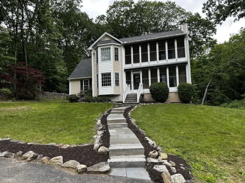 Family House On Highland Lake with Dock Hotel a Winchester