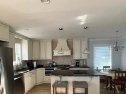 A cozy house that sleeps 10 just a few blocks from the beach Hotels in Lavallette