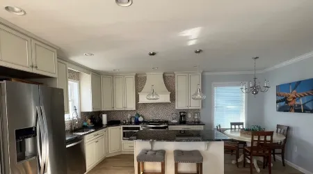 A cozy house that sleeps 10 just a few blocks from the beach