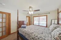 Cozy Vacation Retreat at Lake Harmony
