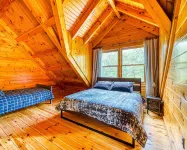 Luxurious & Enchanting Log House in Heart of Hudson Valley/Catskills, Upstate NY Hotels in Ulster