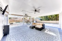 POOL with Heating option! 6-seater Golf Cart &GameRoom! Walk to Beach &Downtown!